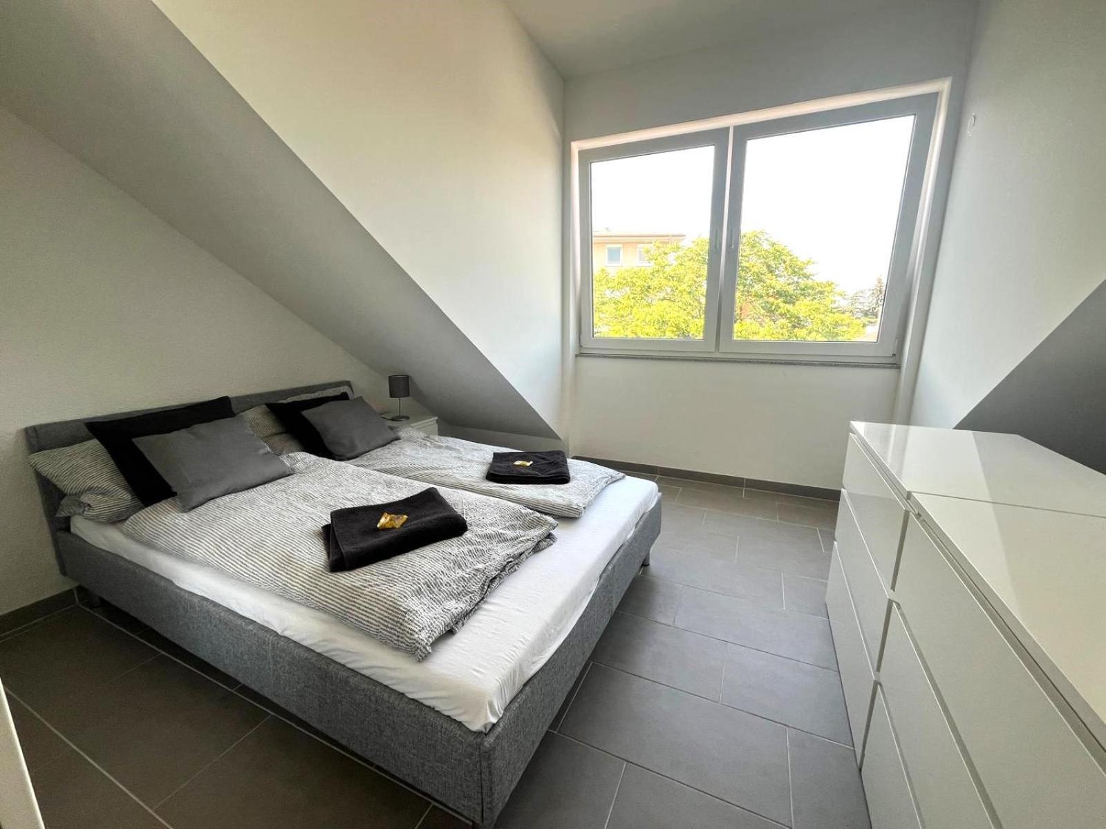 Simplex Apartments Am Europaplatz Karlsruhe Oda fotoğraf