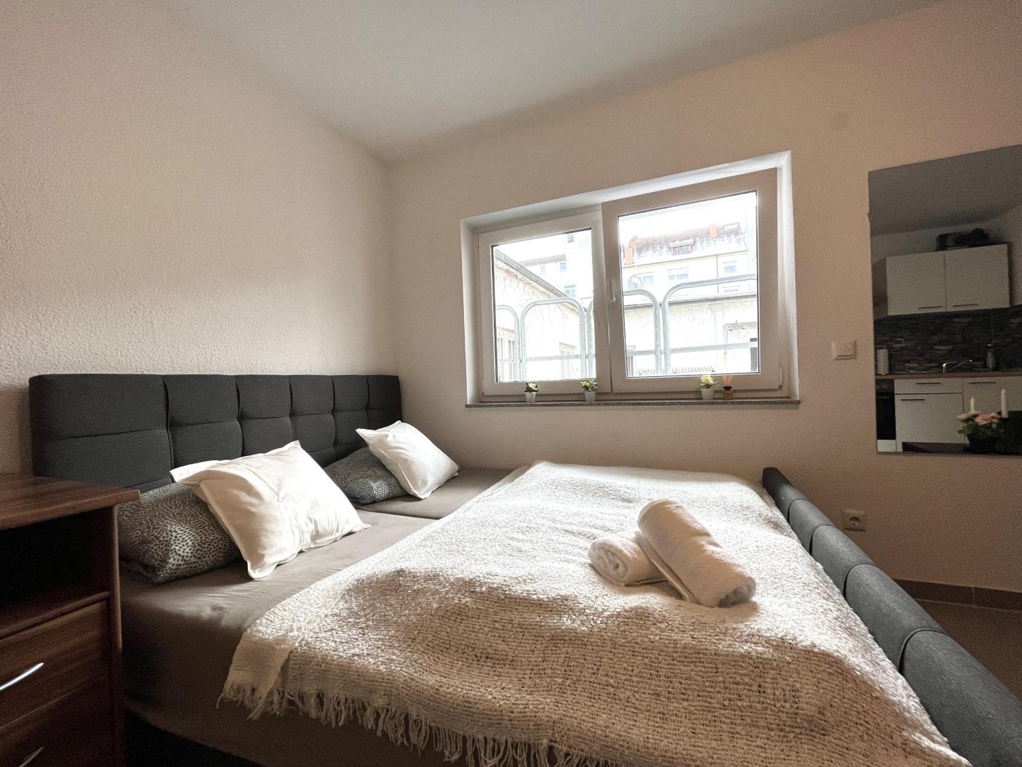 Simplex Apartments Am Europaplatz Karlsruhe Oda fotoğraf