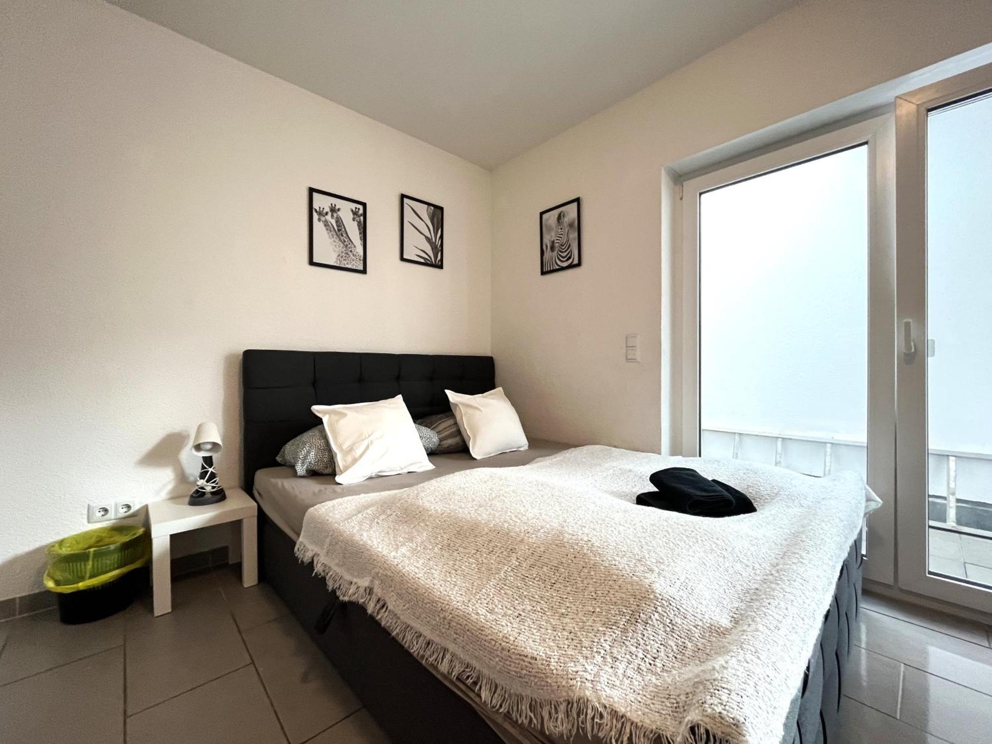 Simplex Apartments Am Europaplatz Karlsruhe Oda fotoğraf